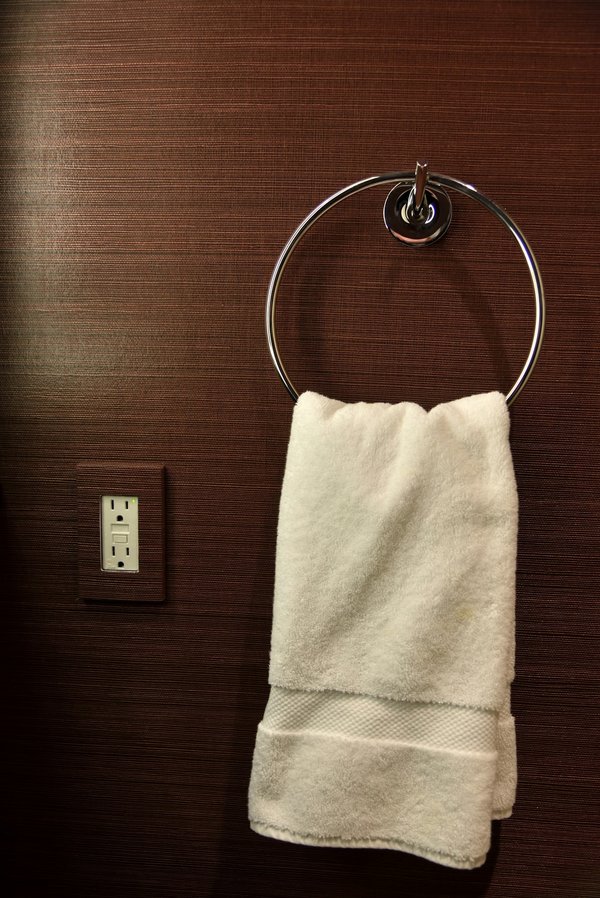 Découvrez le porte serviette doré qui sublimer votre salle de bain
